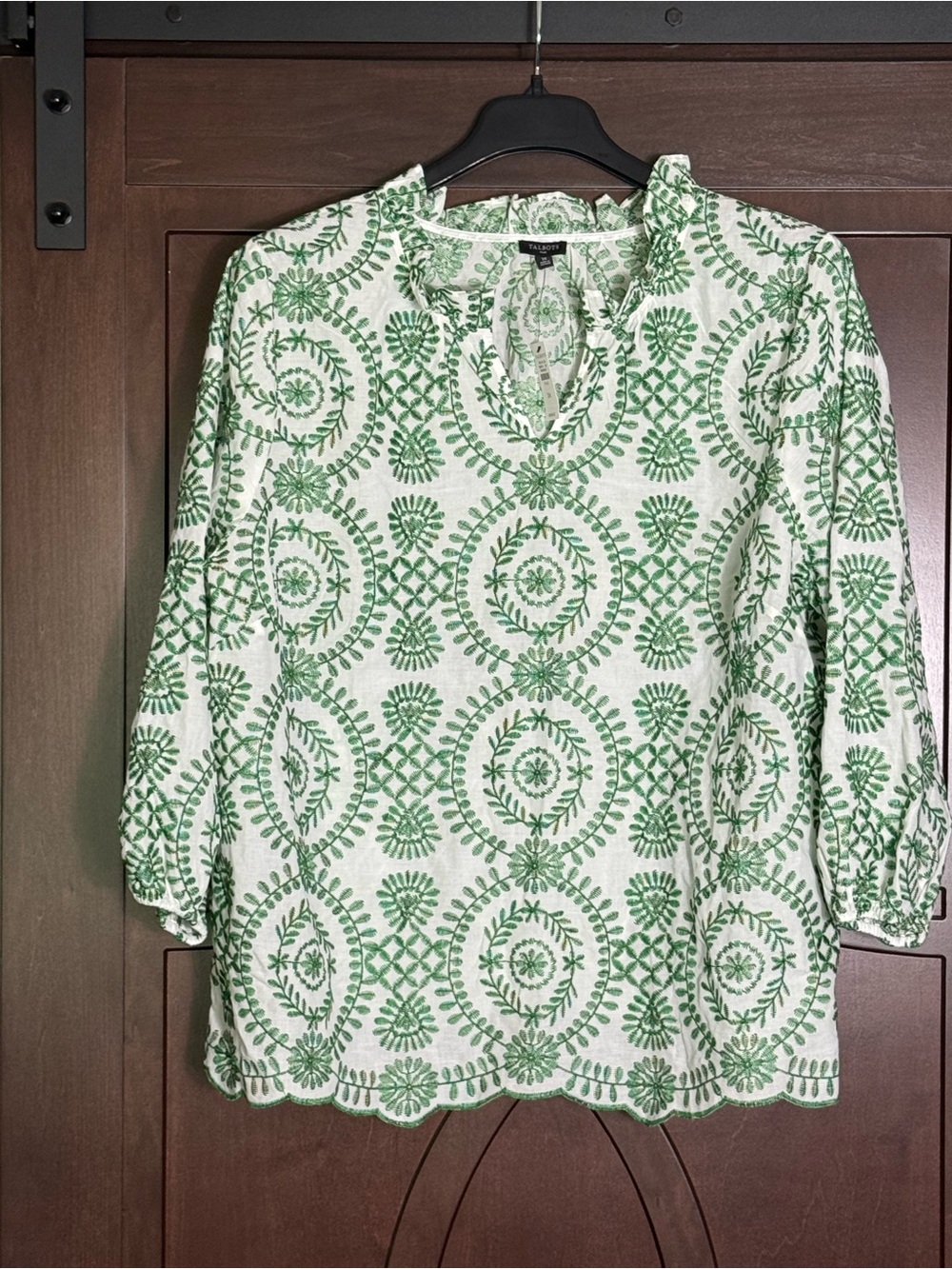 Talbots White with Green Embroidered Medallions Blouse. Plus Size NWT - Picture 4 of 9